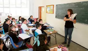 Prevén aumento de S/500 para docentes de colegios el 2023 Prevén aumento de S/500 para docentes de colegios el 2023