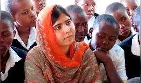 Malala celebra su último día en la escuela abriendo su cuenta en Twitter