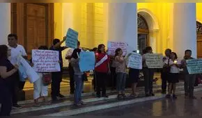 Trabajadores CAS de Lambayeque realizan vigilia ante despidos [VIDEO]