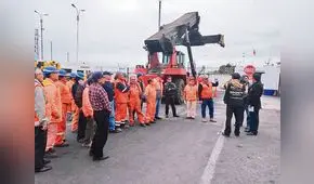 Trabajadores portuarios  de Salaverry toman Enapu