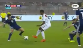 Perú vs Escocia: la exquisita huacha de André Carrillo a rival [VIDEO]