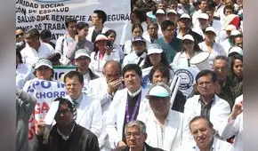 Huelga médica inicia con el abandono de todos los servicios