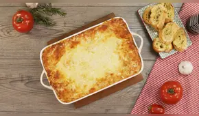 ¿Cómo preparar una lasaña casera de carne? (video)