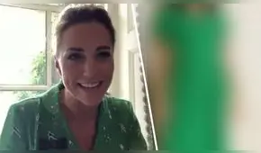 Kate Middleton aparece con peculiar ‘look’ en homenaje al tenis