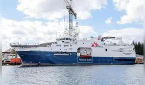 Buque espera asignación de puerto seguro con 322 migrantes a bordo por tercer día