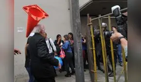 Tubino tuvo accidentada llegada al Congreso de la República [VIDEO] 