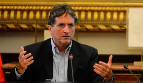 Gobierno acepta renuncia de Pablo de la Flor