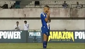 Tuvo en sus pies la Copa para su equipo, quiso ponerle suspenso y falló de la manera más vergonzosa