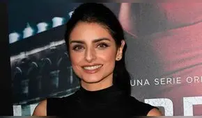 Aislinn Derbez presume esbelta figura en topless 
