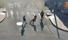 Sujeto empuja a mujer contra el piso y protagoniza gresca en plena pista en Tacna [VIDEO]
