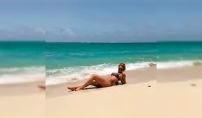 Alexandra Méndez dejó poco a la imaginación con atrevido 'selfie' en el baño