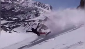 Instagram: Esquiadora sufre aparatosa caída al intentar bajar una montaña 