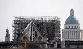 Notre Dame está "casi a salvo", según ministro francés de Cultura