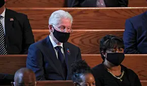 Bill Clinton voló con dos mujeres a la “isla de las orgías” de Epstein, según una testigo