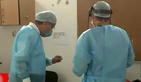 Padre e hijo lideran investigación de ensayos clínicos de candidata a vacuna contra la COVID-19 [VIDEO]