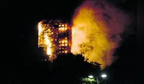 Incendio consume torre de 27 pisos en el centro de Londres