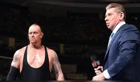 WWE: Vince McMahon rompe en llanto al hablar de ‘The Undertaker’ [VIDEO]