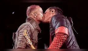 Integrantes de Rammstein se besan en protesta de la LGTBIfobia en Rusia