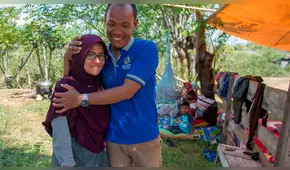 Tsunami la arrastró, esposo la creyó muerta y aparece caminando días después