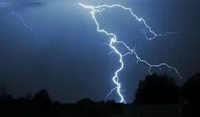 Rayo mata a pastora cuando cuidaba sus animales en Pasco