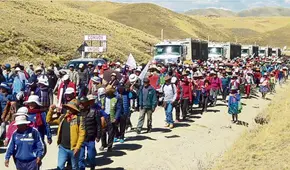 Conflictos sociales acentúan la crisis política en el país