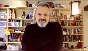 Miguel Bosé aclara su postura sobre el coronavirus: “El bicho existe y ha matado a mucha gente”