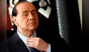 Silvio Berlusconi luce irreconocible y en Twitter estallan los memes