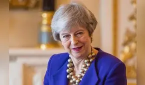 Theresa May, aplaudida por su respuesta a periodista que la increpó en el Día de la Mujer 