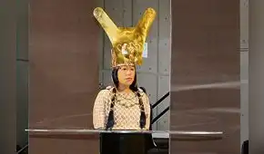 Las mujeres detrás de las “damas”