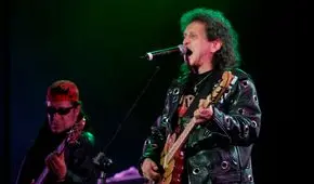 Alex Lora: “Debemos disfrutar la vida al máximo”