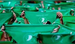 Eurocámara pide actuar contra Polonia por prohibición del aborto