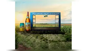 Golden rinde homenaje a agricultores peruanos con valla publicitaria