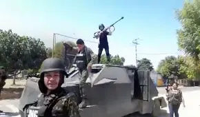 Cártel Jalisco se exhibe paseando tanques caseros por calles de México