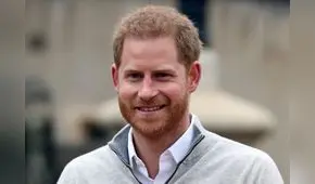 Príncipe Harry vuelve a criticar a la familia real en público