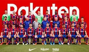 Barcelona: foto oficial de plantilla causa risas por Photoshop de Coutinho