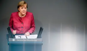 Merkel apoya con fuerza a Laschet, en víspera de unas elecciones alemanas donde todo es posible