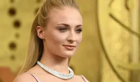 Sophie Turner expresa indignación con paparazis que tomaron fotos a su hija