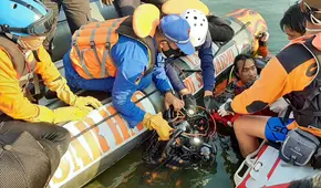 Indonesia: turistas vuelcan bote por selfie y accidente deja al menos 7 muertos