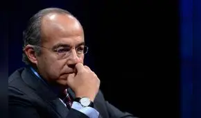 Ex presidente mexicano Felipe Calderón acude al hospital por COVID-19