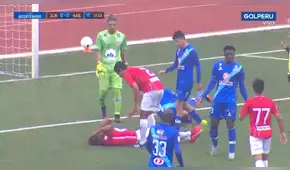 Defensor de Aurich sufrió golpe en la cabeza y tuvo que dejar el juego