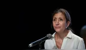 “La guerra solo posterga el futuro de la juventud”, dice Ingrid Betancourt a ex-FARC