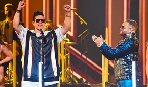 Chino y Nacho volvieron a cantar a dúo durante la gala de los Premios Juventud 2021