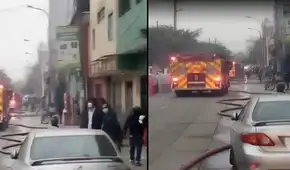 Los Olivos: cortocircuito provoca incendio en almacén de colchones Los Olivos: cortocircuito provoca incendio en almacén de colchones
