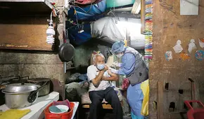 Expertos: Deben salir a vacunar a la población para acelerar proceso