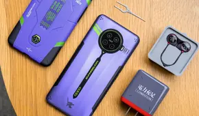 Evangelion: ¿sabías que existe un smartphone inspirado en el anime de Hideaki Anno?