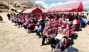 Cusco: lluvia de reclamos a ministro de Cultura en Sacsayhuamán