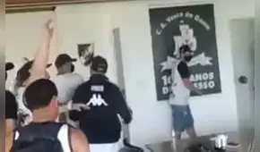Momentos de tensión: hinchas de Vasco Da Gama invaden la sede del club