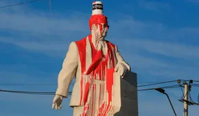 “Se ha atentado contra la democracia”: monumento a Salvador Allende fue vandalizado en Chile 