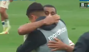 Universitario: admirable gesto de Quina con Rugel tras el fallecimiento de su padre