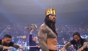 Roman Reigns se proclama rey al finalizar SmackDown